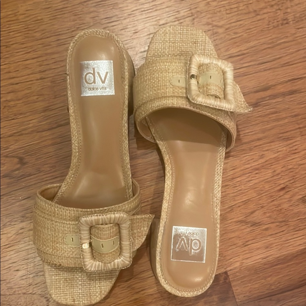 DV by Dolce Vita Tan Minimalist Sandals